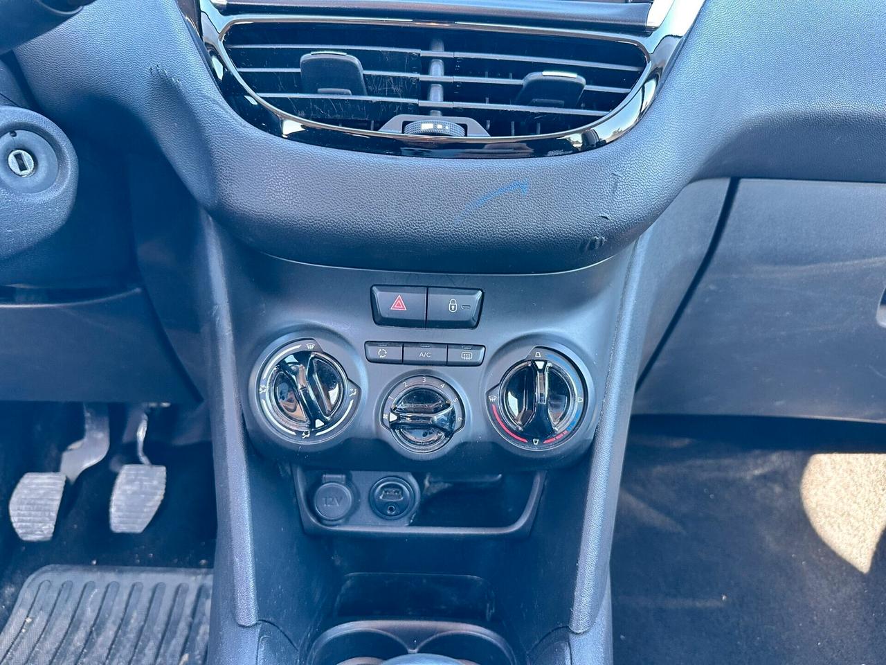 Peugeot 208 BlueHDi 75