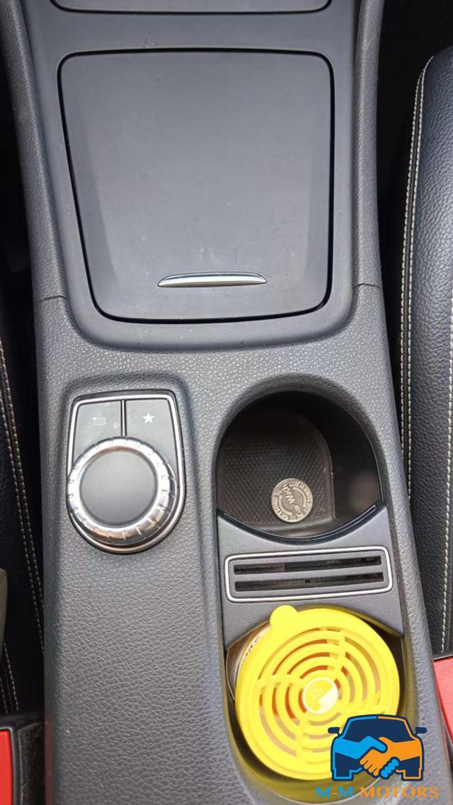 MERCEDES-BENZ GLA 200 d Automatic Business