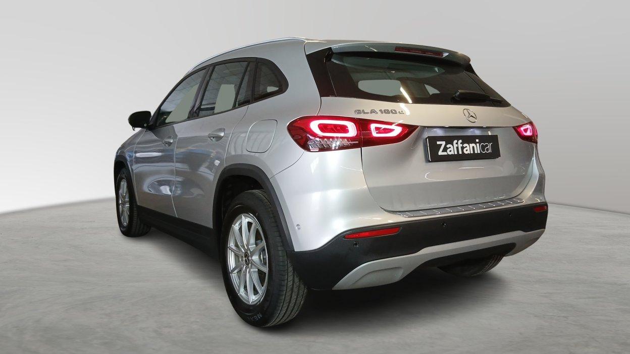 Mercedes-Benz GLA (H247) - GLA 180 d Automatic Business Extra