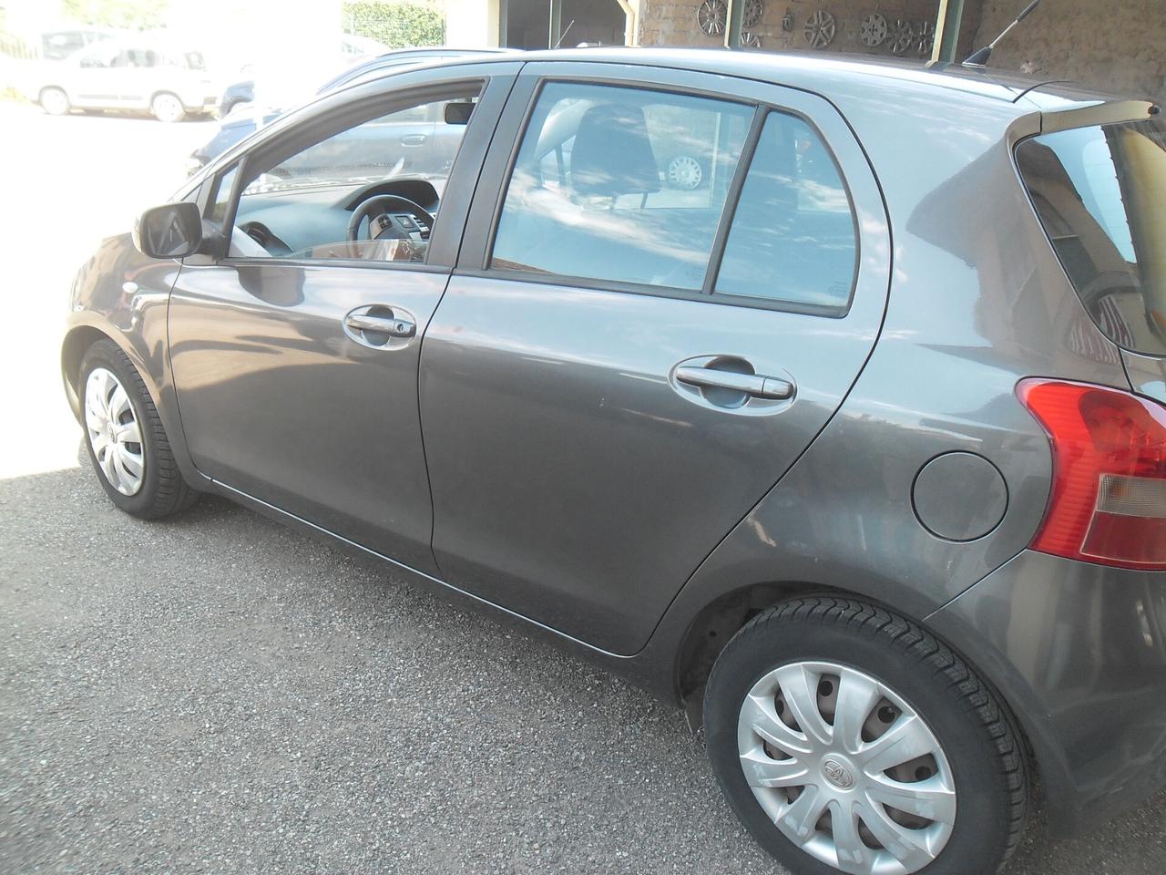 Toyota Yaris 1.3 5 porte