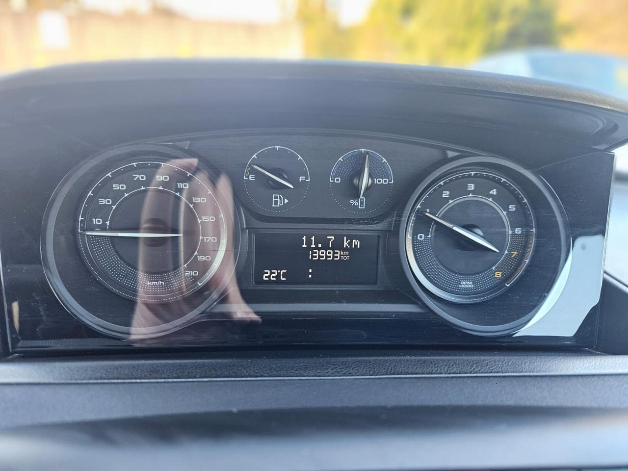 Lancia Ypsilon 1.0 FireFly 5 porte Hybrid Platino ** 13900 KM**