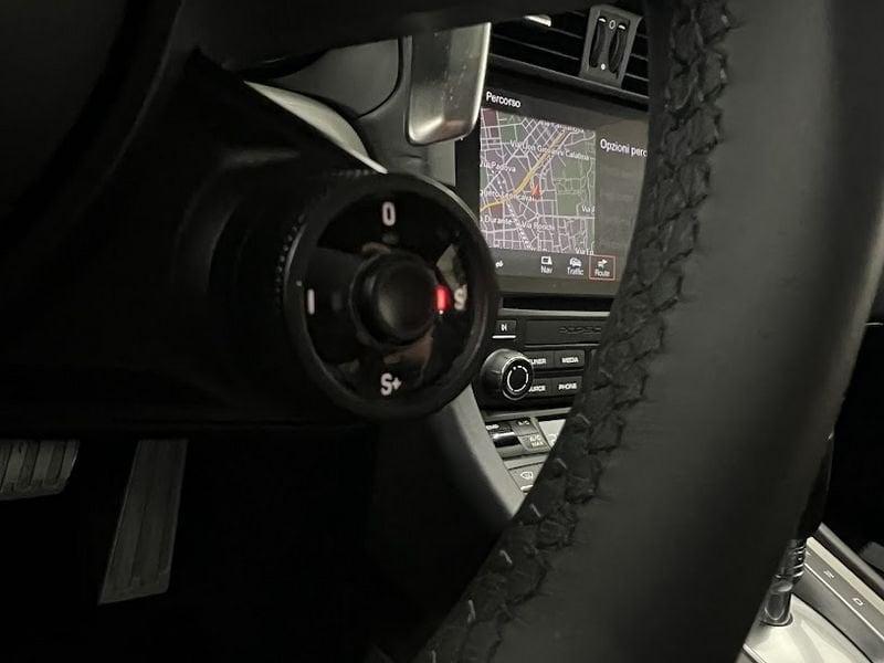 Porsche 911 CARRERA 4S Coupe