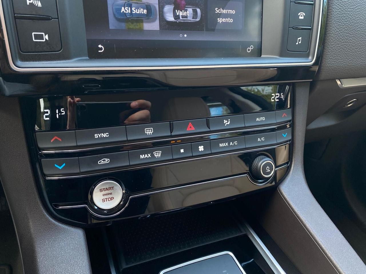 Jaguar F-Pace 2.0 D 180 CV AWD Prestige