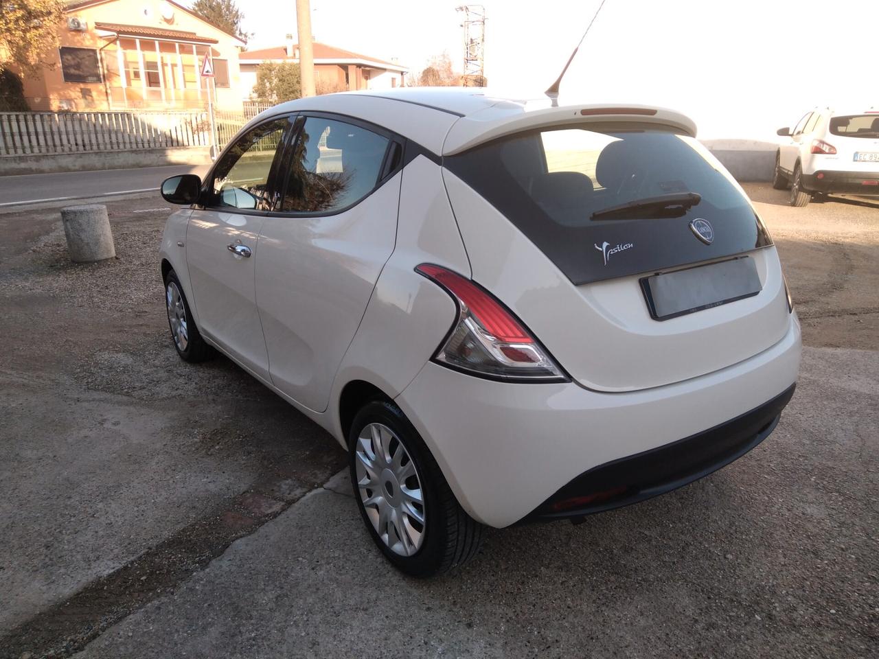 Lancia Ypsilon 1.2 69 CV 5 porte S&S Platinum x neopatentati