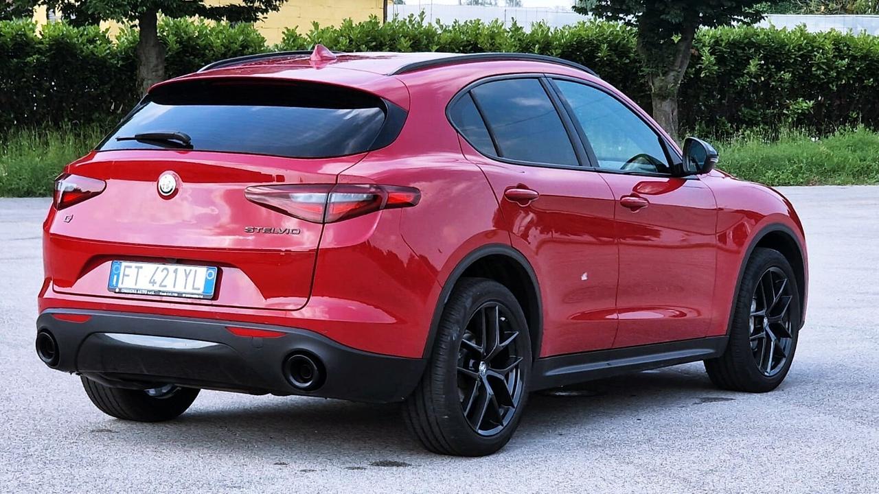 Alfa Romeo Stelvio 2.2 Turbodiesel 190 CV AT8 Q4 B-Tech