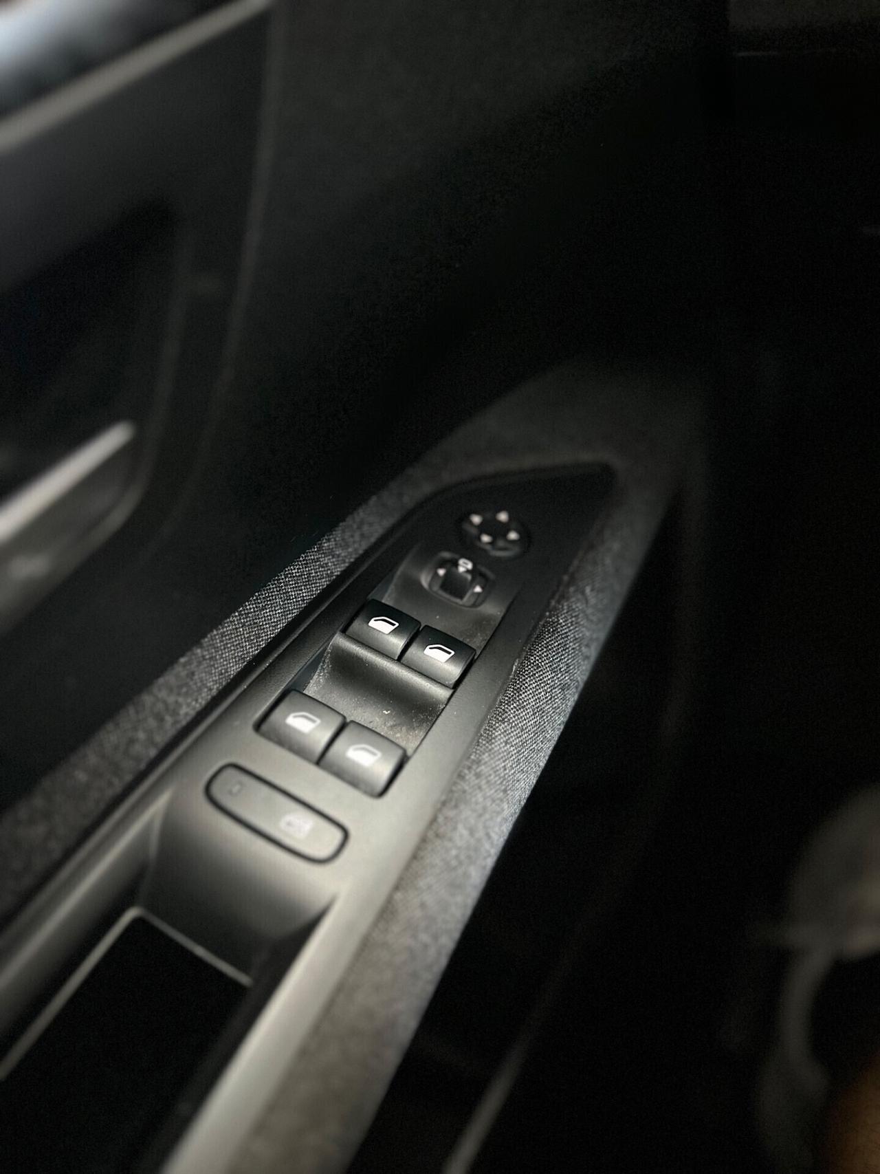 Peugeot 3008 BlueHDi 130 S&S Business