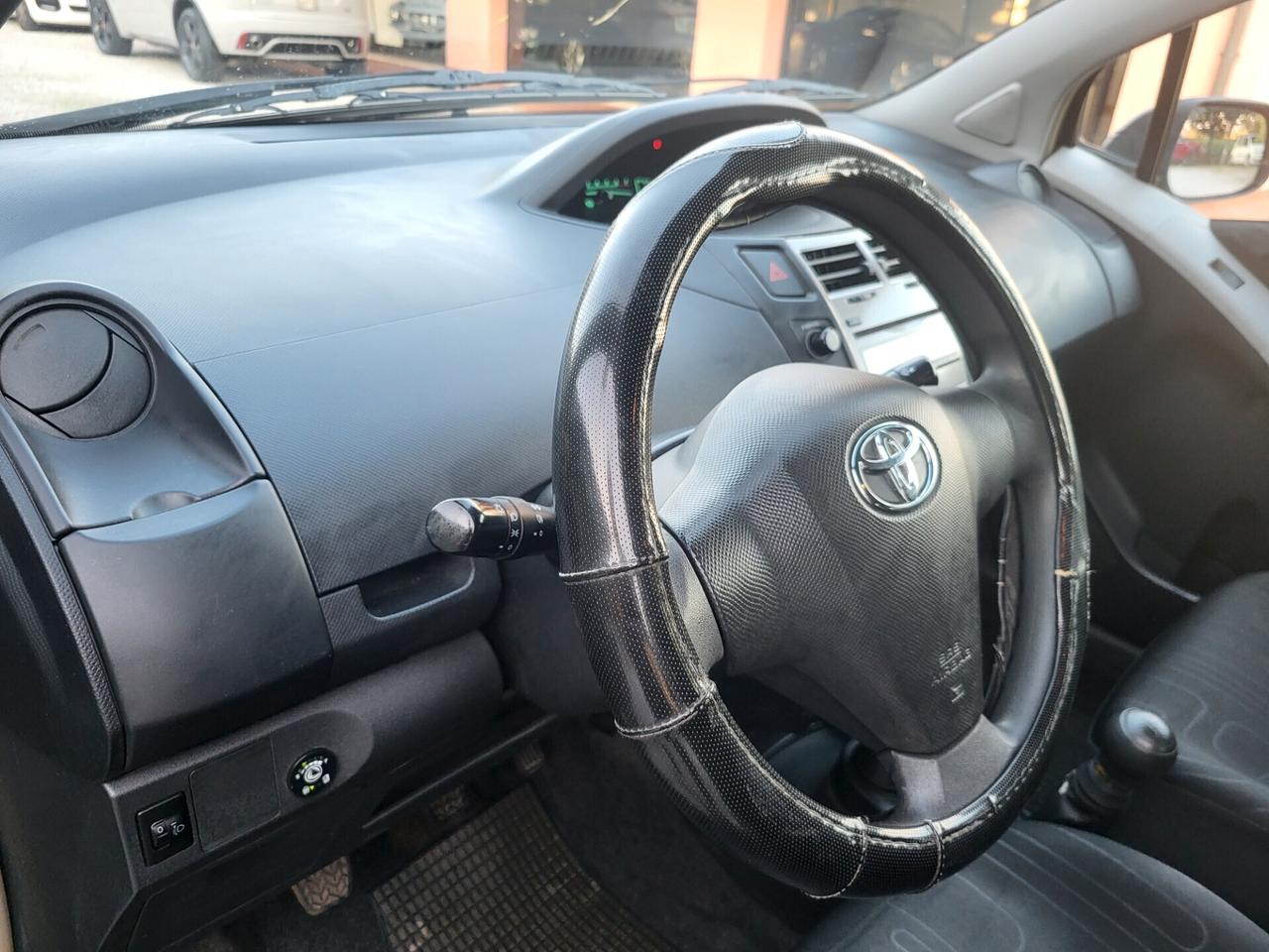 Toyota Yaris 1.0 3p Now Gpl LEGGERE BENE