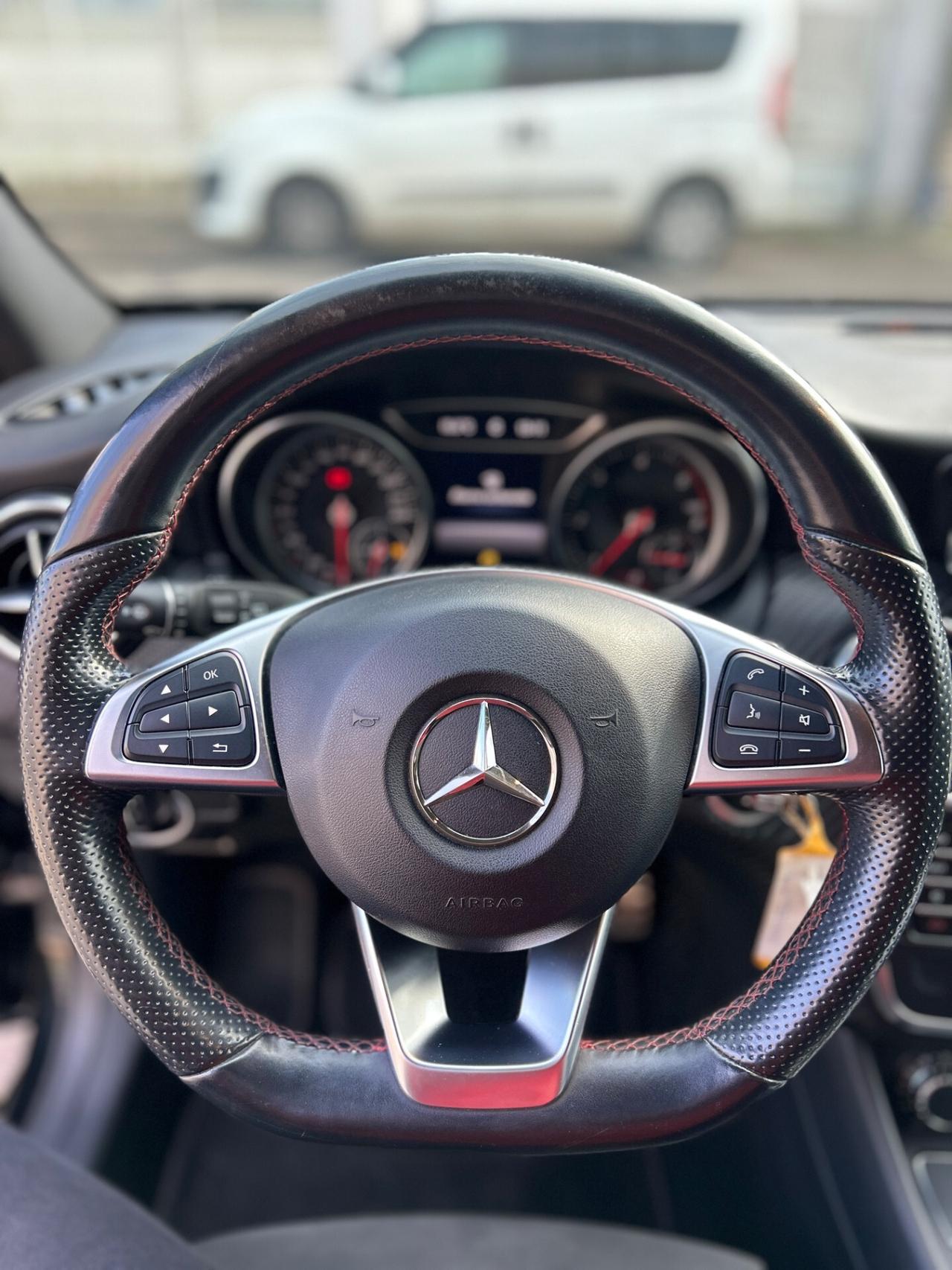 Mercedes-benz A160d Premium AMG -2017