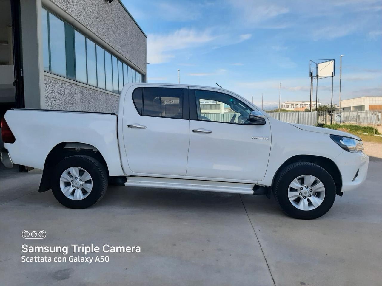 Toyota Hilux 2.4 D-4D 4WD 4 porte Double Cab Comfort