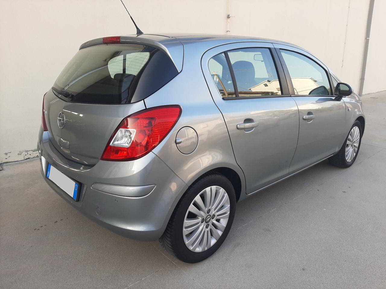 Opel Corsa 1.2 85CV 5 porte GPL-TECH Edition