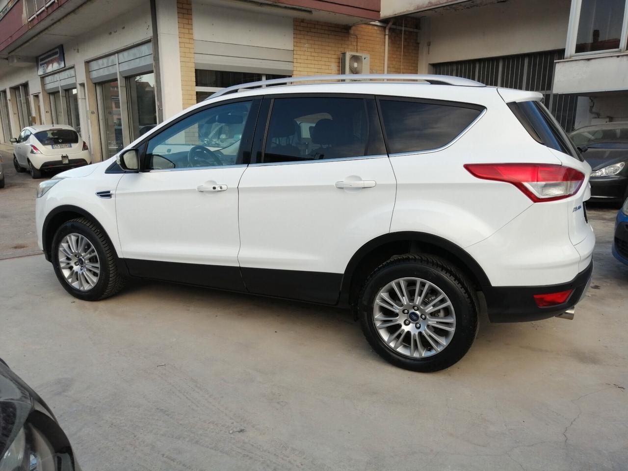 Ford Kuga 2.0 TDCI 140 CV 4WD Titanium
