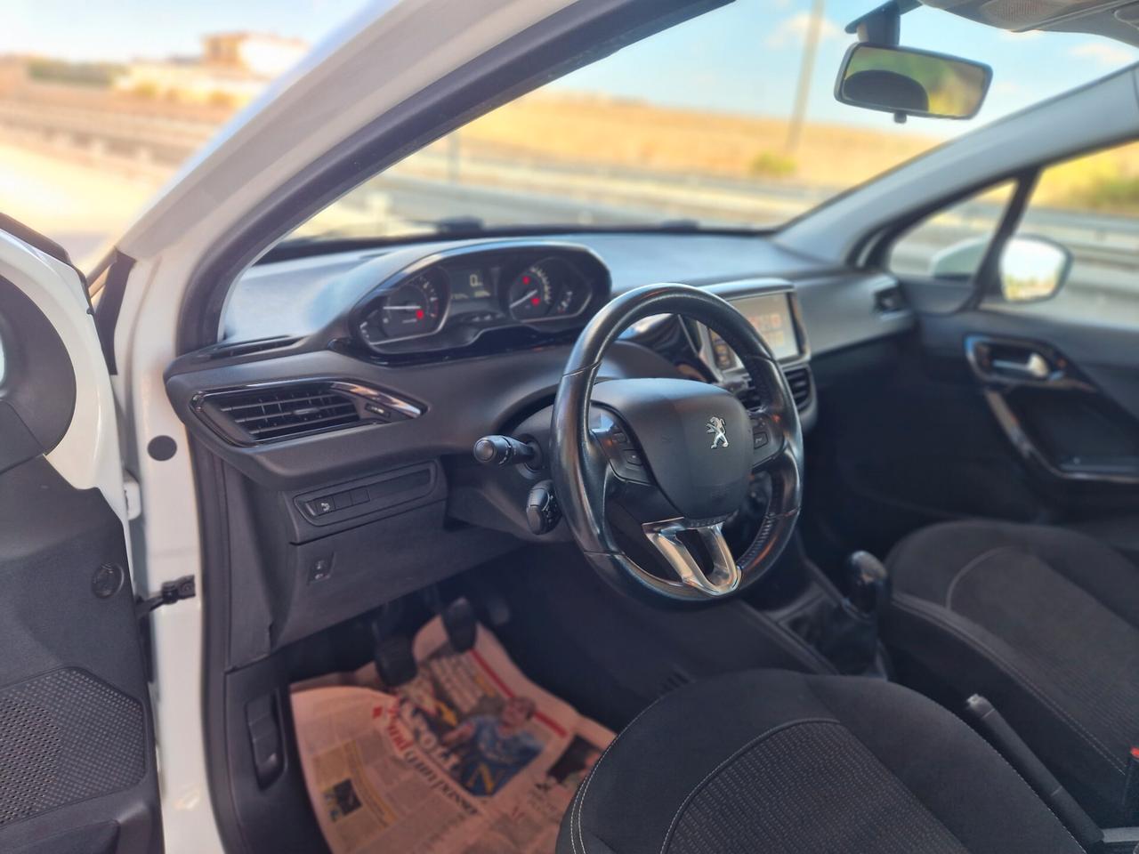Peugeot 208 PureTech 82 5 porte Allure