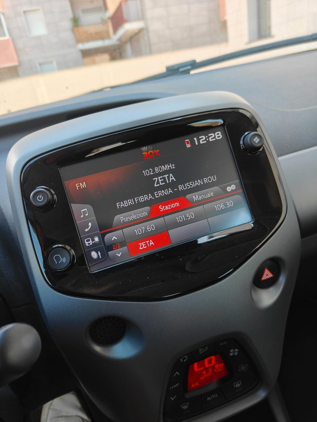 Toyota Aygo 1.0 VVT-i 72 CV 5 porte x-fun
