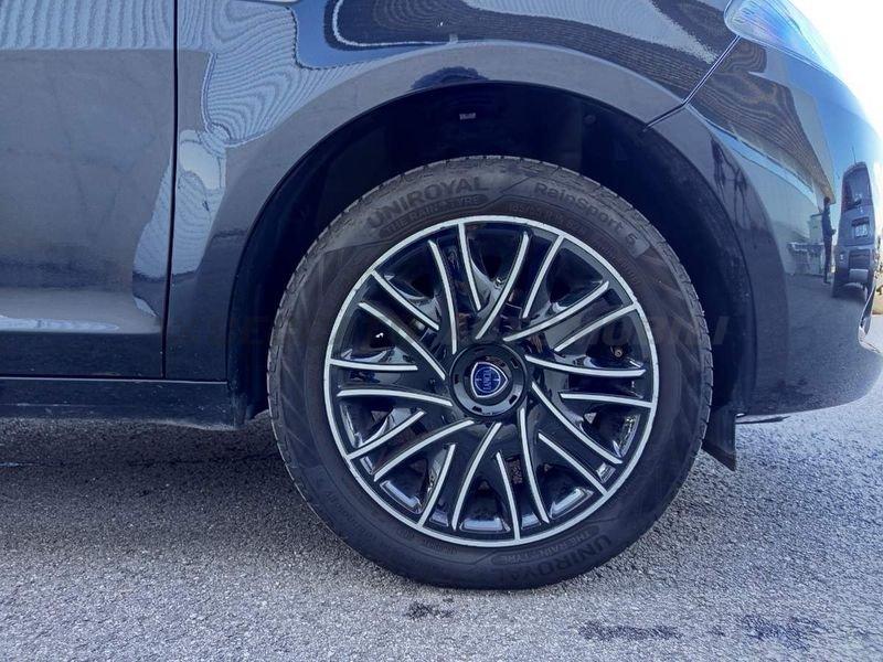 Lancia Ypsilon Ypsilon 1.0 firefly hybrid Gold s&s 70cv 5p.ti