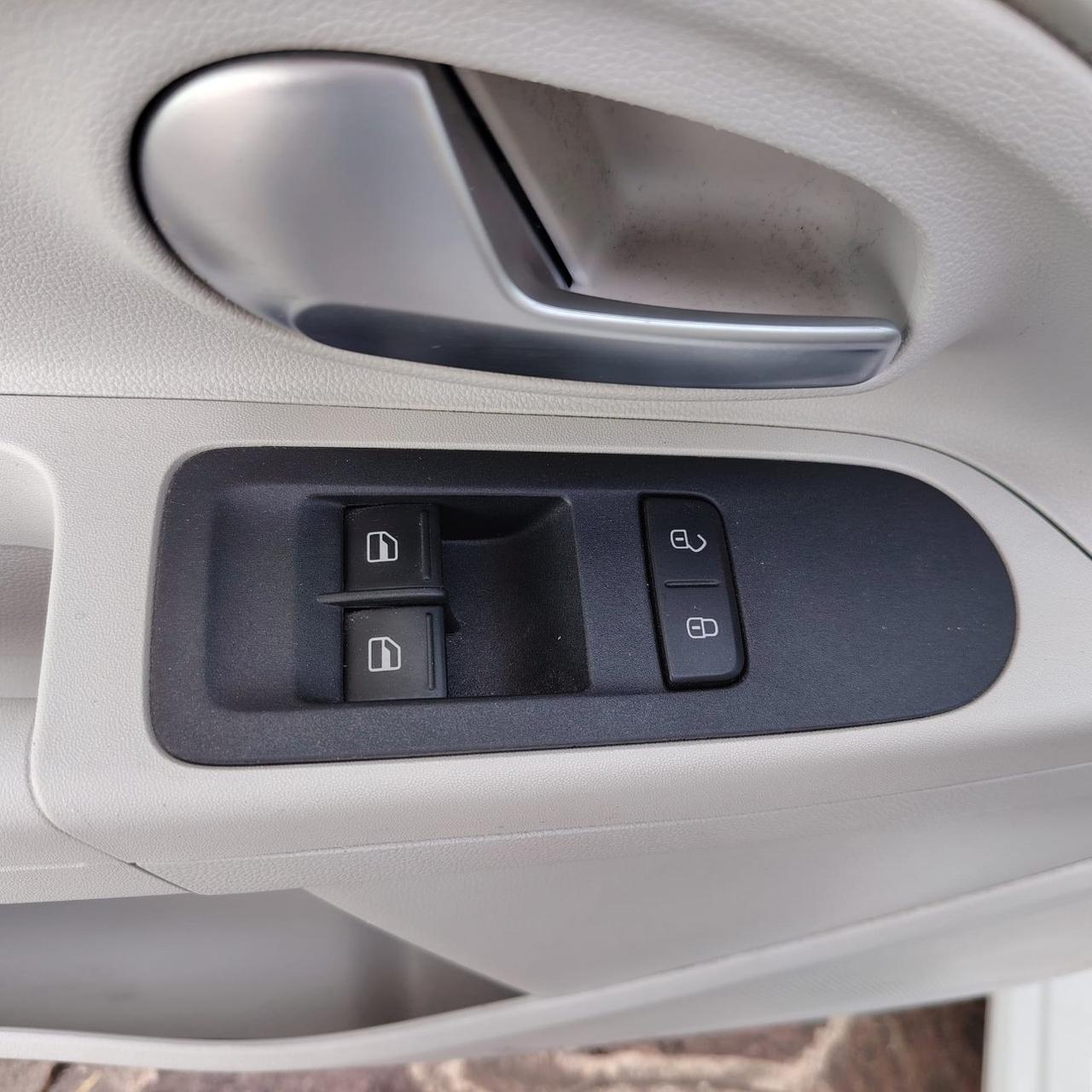 Volkswagen up! 5 Porte up! 5p 1.0 High up! 60cv