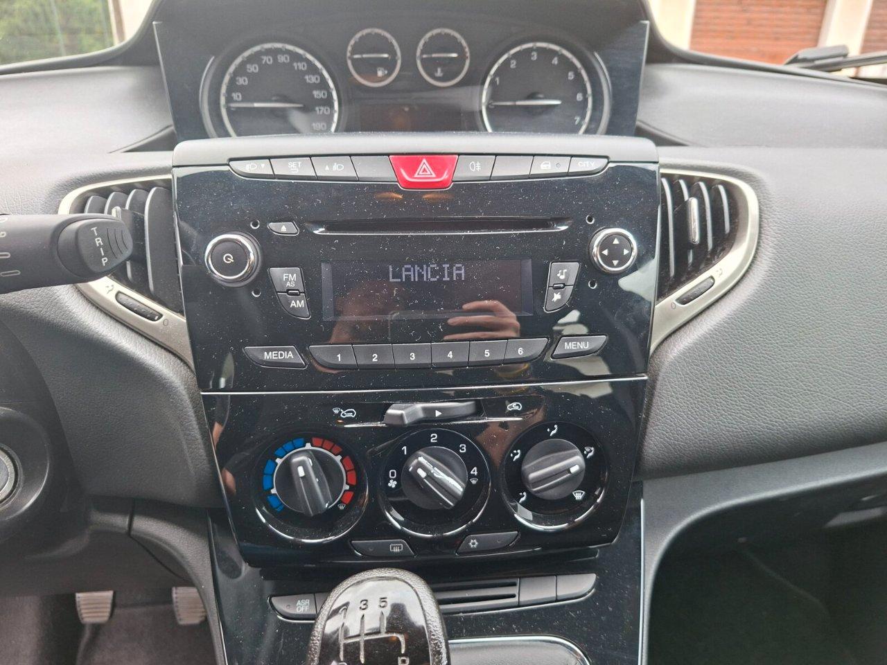 Lancia Ypsilon 5 Porte Ypsilon 1.2 Silver
