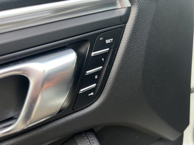 PORSCHE Macan Macan 2.0