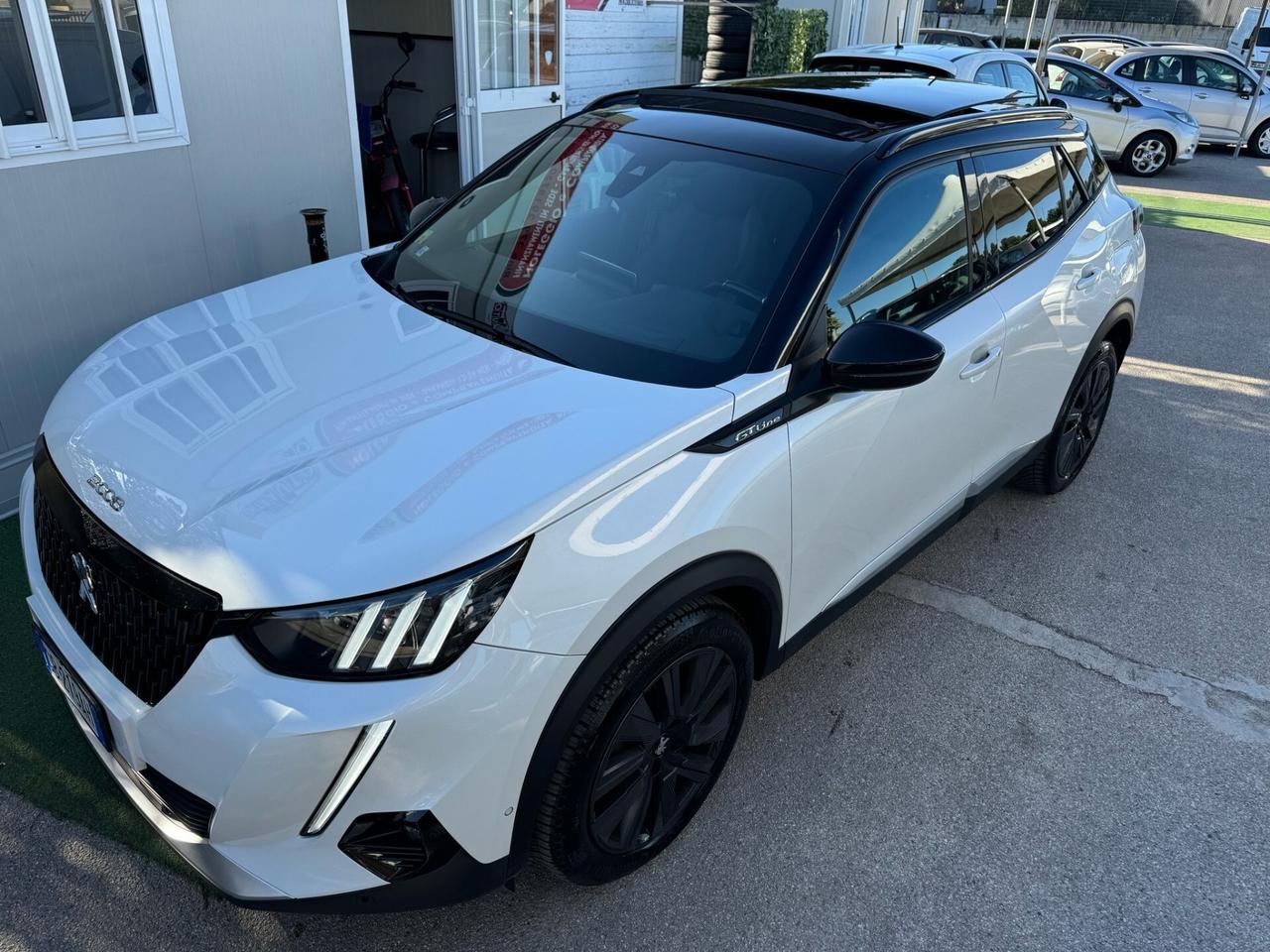 Peugeot 2008 1.5 HDI 130 EAT8 Navi Pack Tetto introvabile