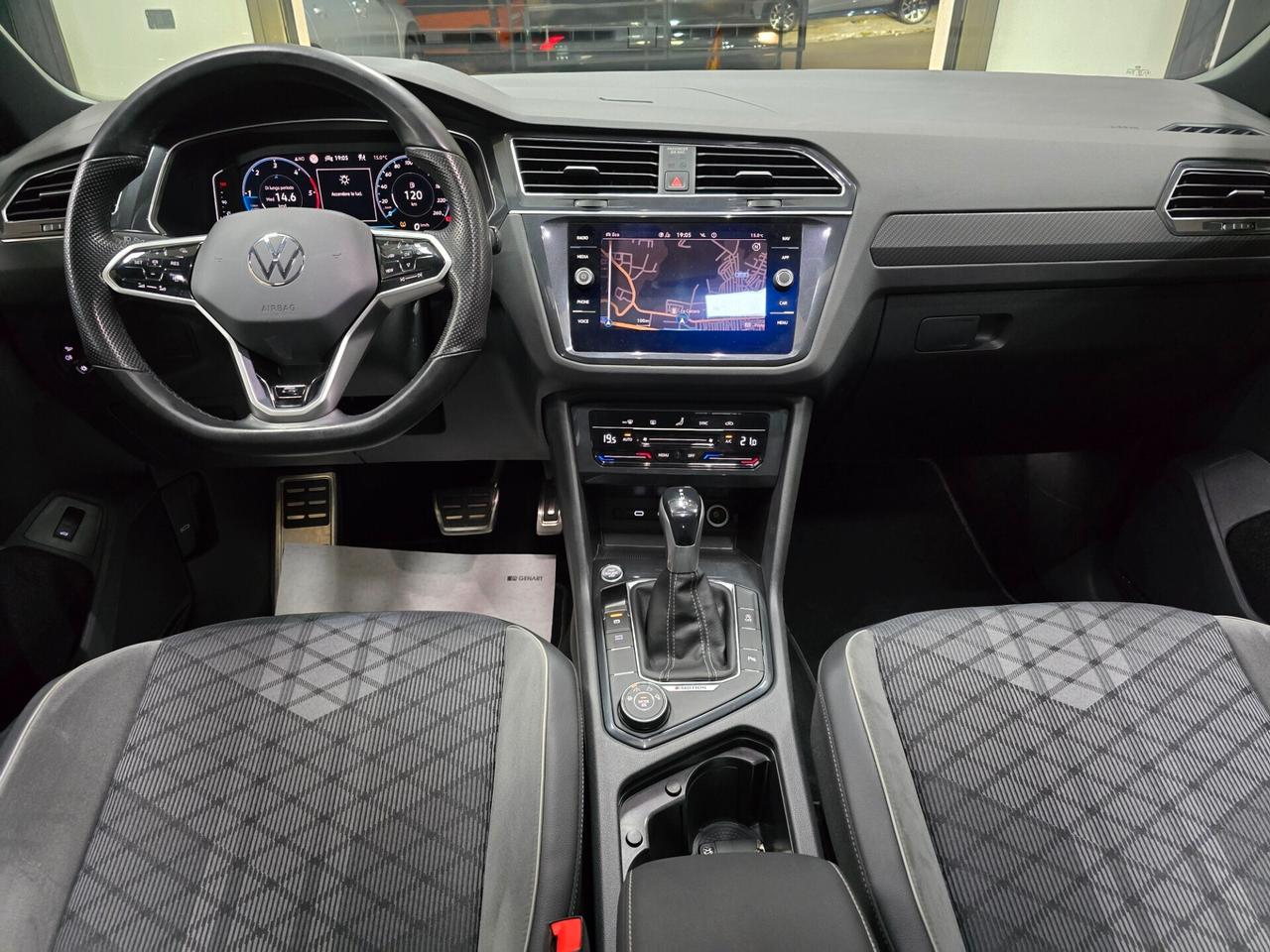 Volkswagen Tiguan 2.0 TDI 150 CV SCR DSG 4MOTION R-Line Tetto