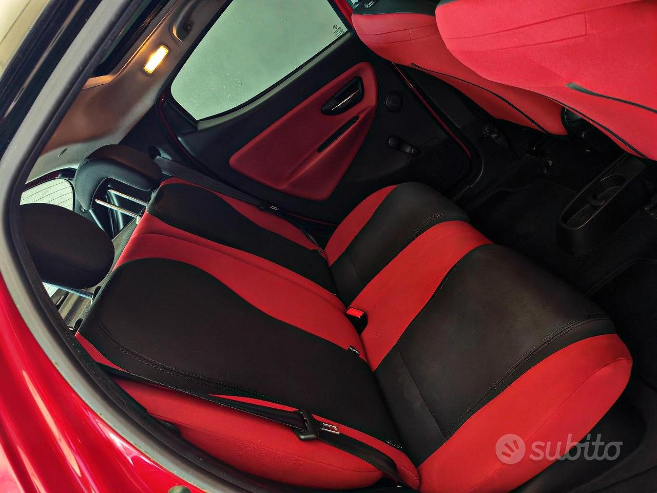 Lancia Ypsilon 1.2 69 CV 5 porte S&S Black&Red