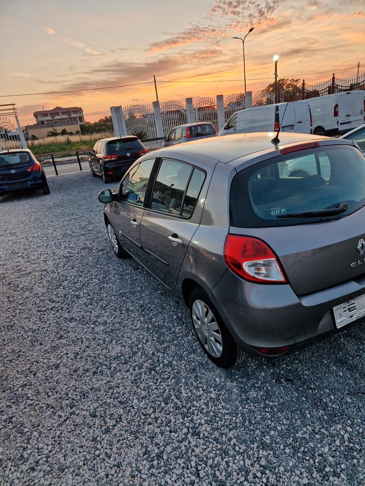 Renault Clio 1.2 16V 5 porte Dynamique