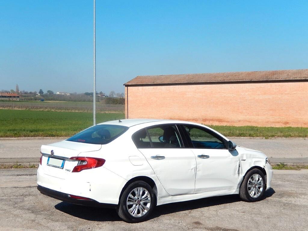 FIAT TIPO 1.6 Turbodiesel adatta a commercianti