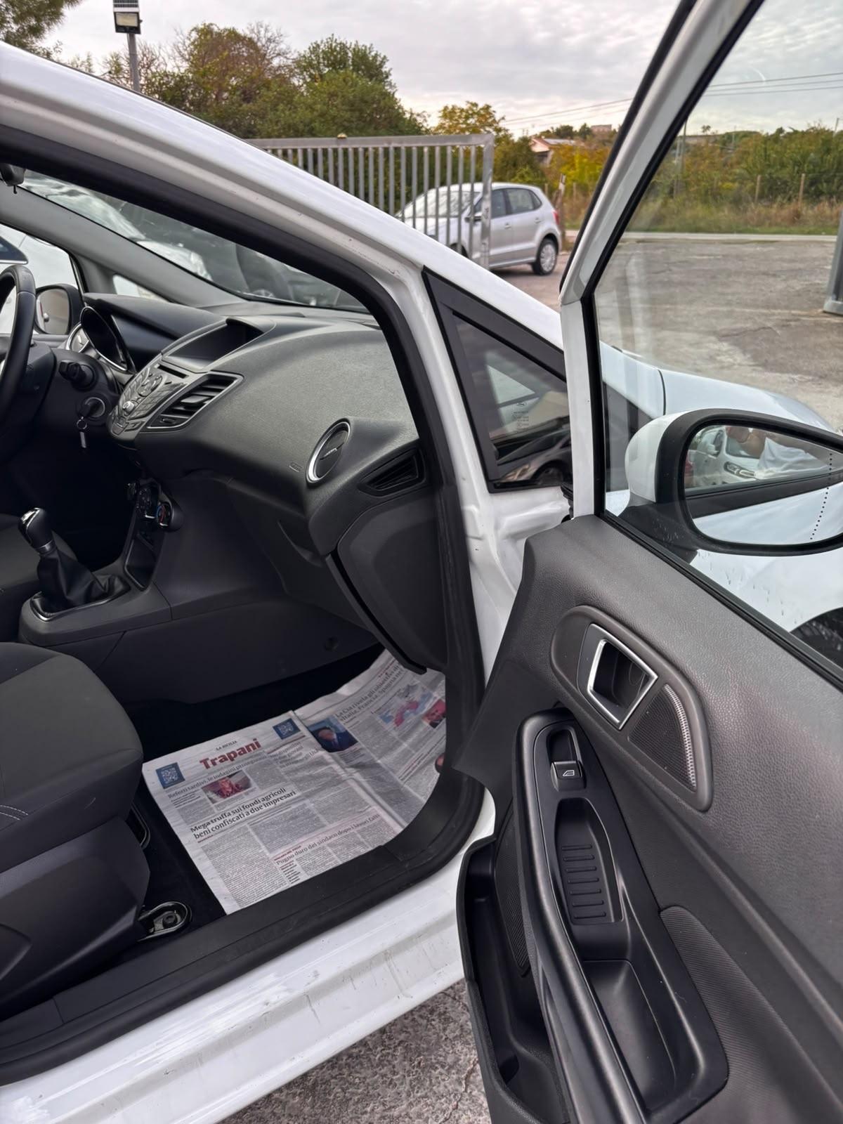 Ford Fiesta 1.5 TDCi 75CV 5 porte Titanium