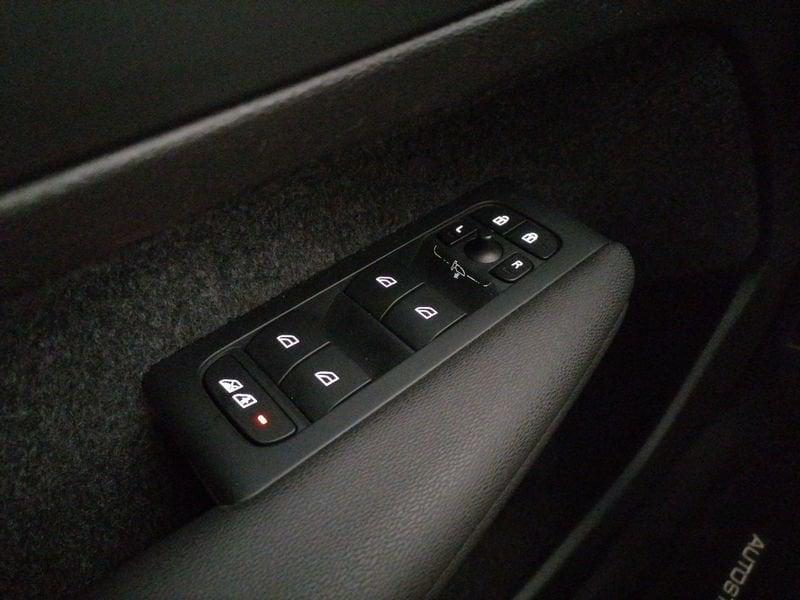 Volvo XC40 1.5 t5 recharge phev Core auto