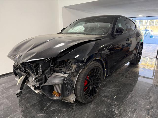 MASERATI Levante V6 350 CV AWD Modena PACCHETTO NERISSIMO / TETTO