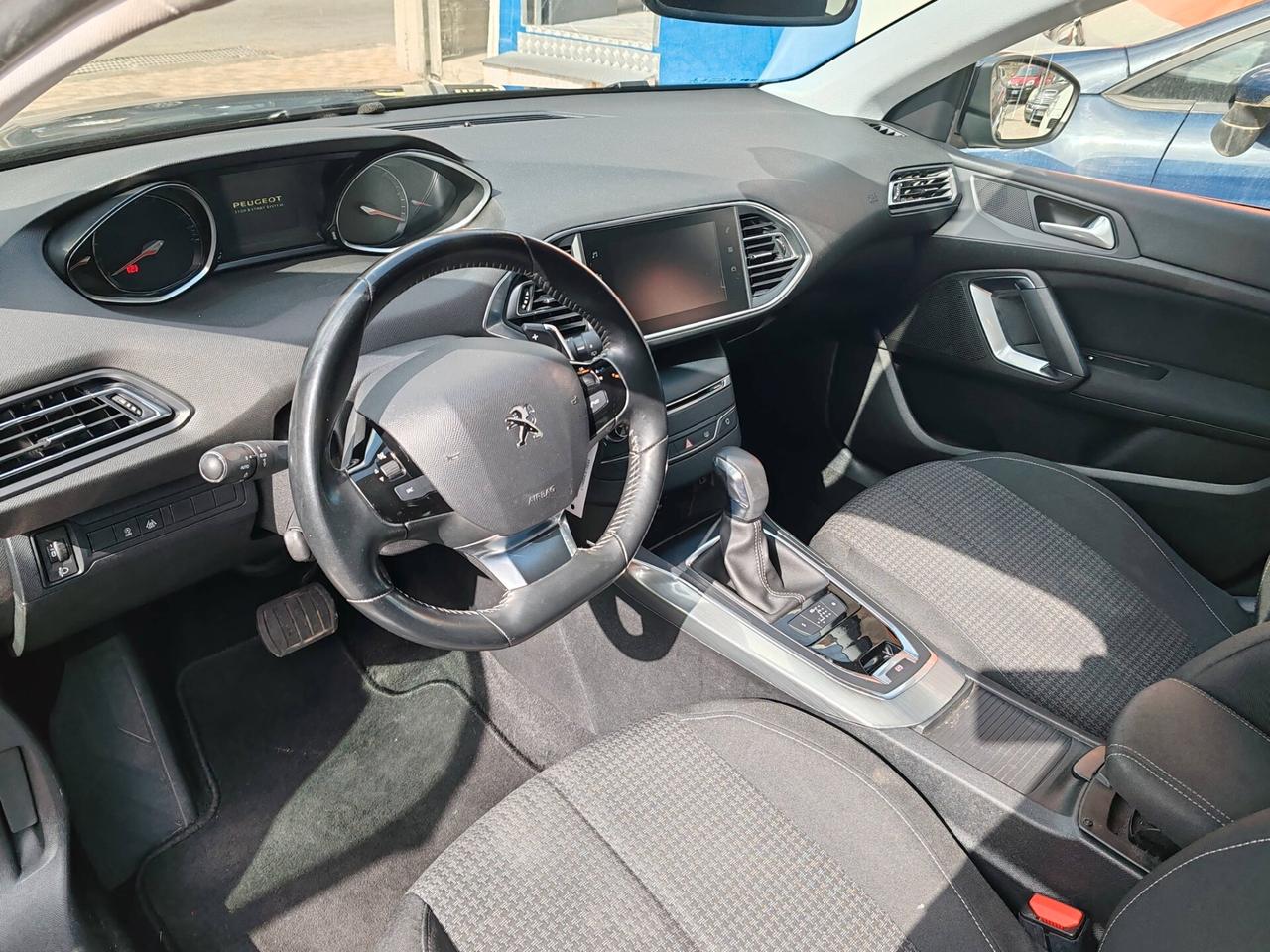 Peugeot 308 BlueHDi 120 S&S EAT6 SW Allure