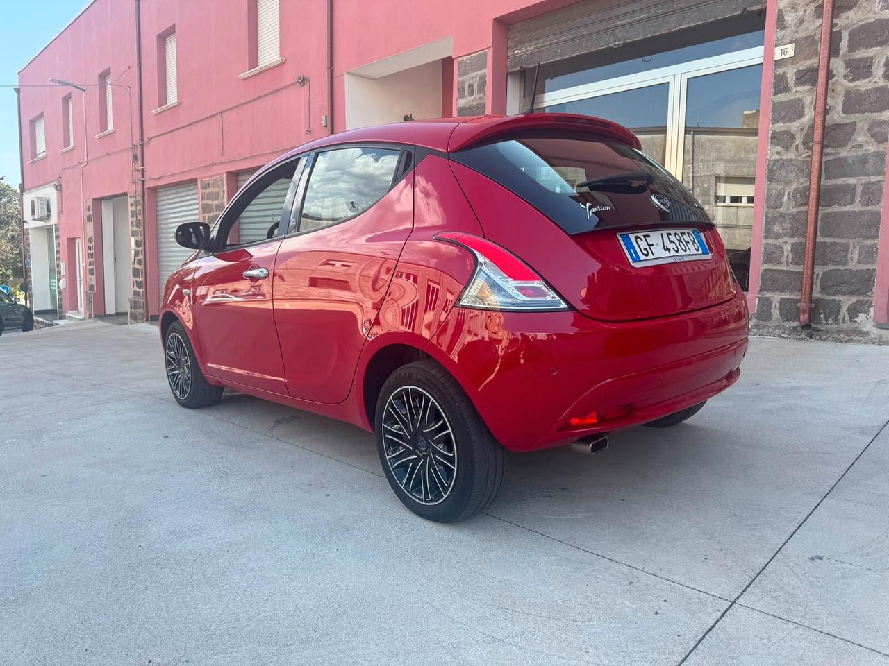 Lancia Ypsilon 1.0 FireFly 5 porte S&S Hybrid Ecochic Gold