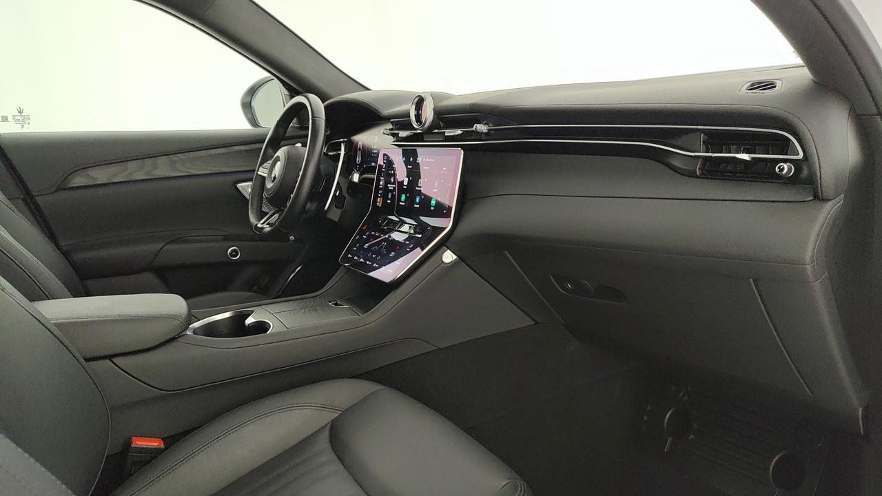 MASERATI Grecale GT Hybrid 300 My23 Nerissimo Package