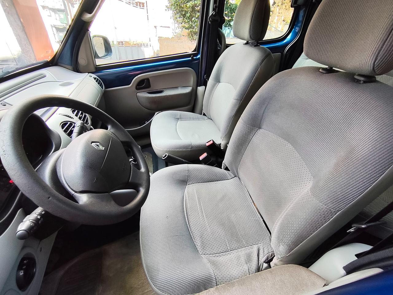 Renault Kangoo 1.5 dCi 82cv Leggi