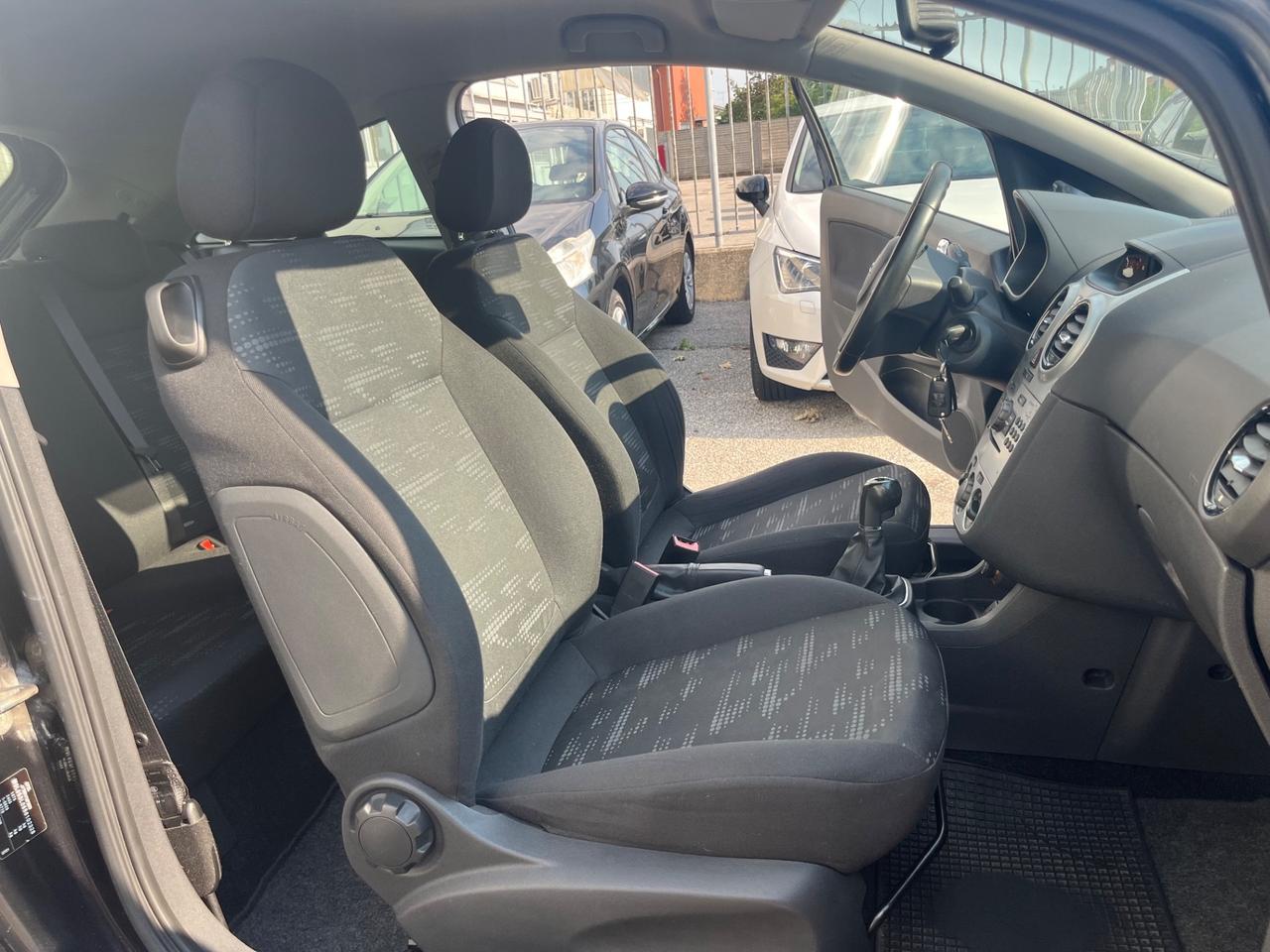 Opel Corsa 1.2 3 porte CATENA FATTA - OK NEOPATENTI