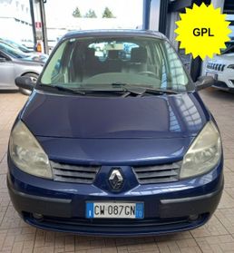 RENAULT Grand Scenic 1.6 16V Confort Authentique