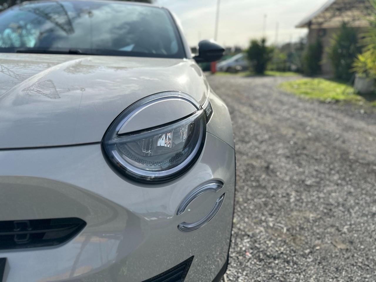 FIAT 600 IV 2023 - 600 1.2 hybrid La Prima II 110cv auto