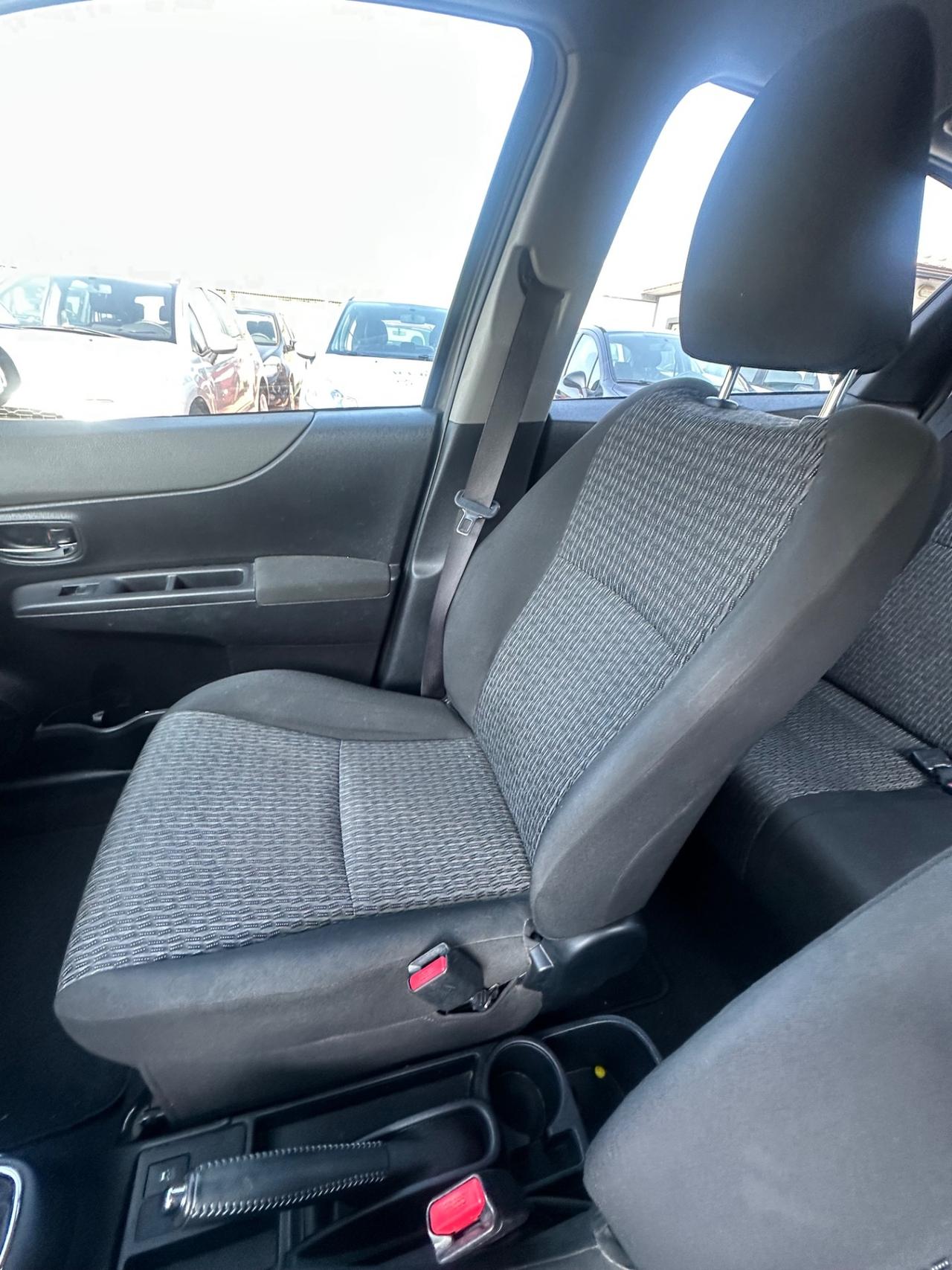 Toyota Yaris 1.0 5 porte Lounge