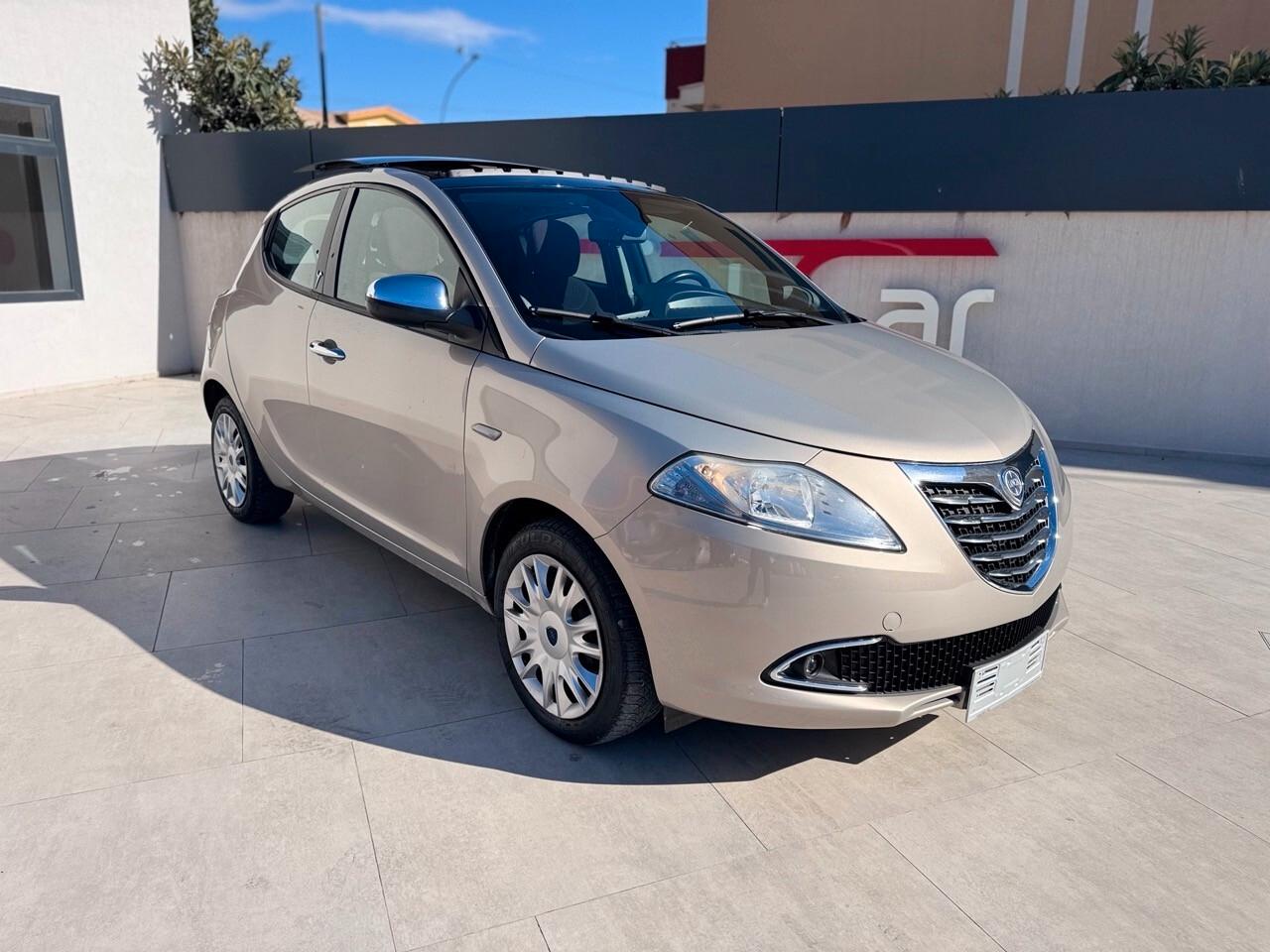 Lancia Ypsilon 0.9 TwinAir 85 CV 5 porte S&S Platinum