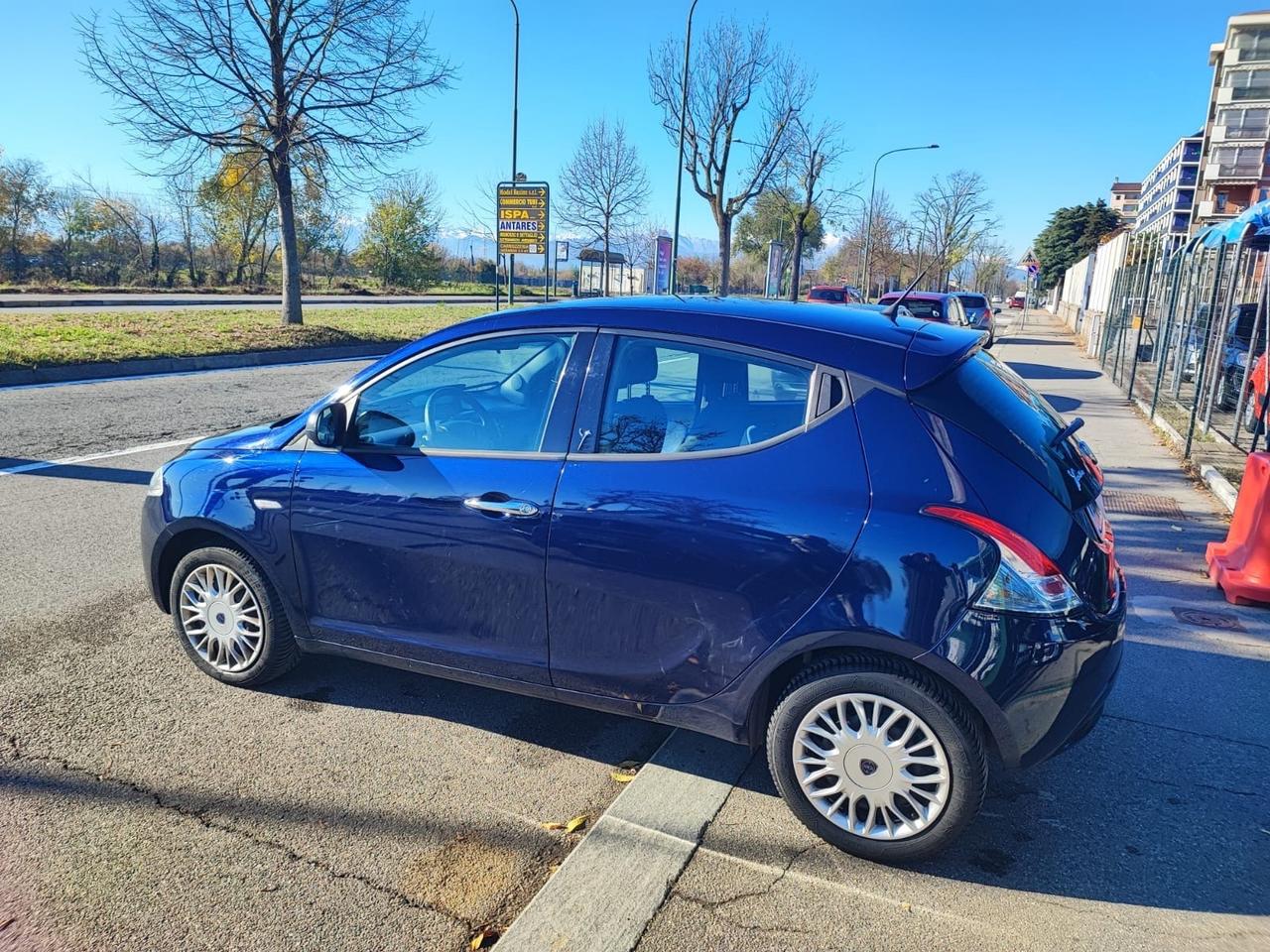 Lancia Ypsilon 1.2 69 CV 5 porte GPL Ecochic Platinum