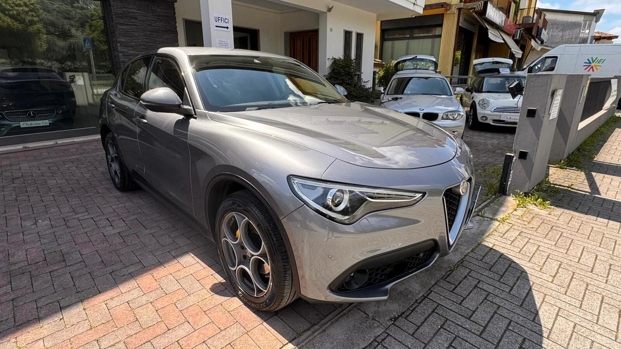 Alfa Romeo Stelvio 2.2 Turbodiesel 210 CV AT8 Q4 Executive