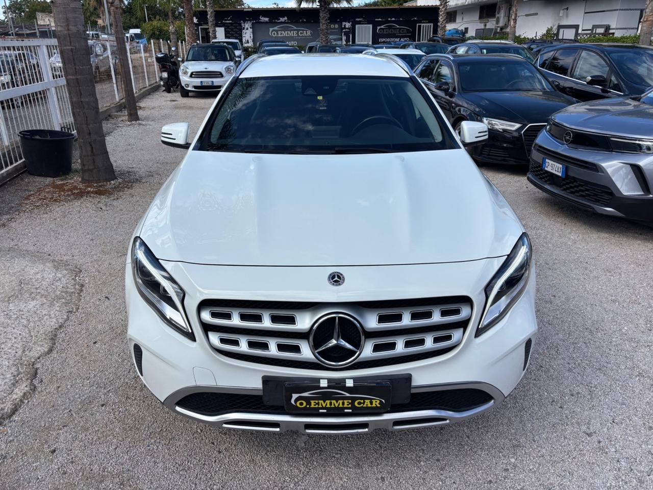 MERCEDES GLA 180 PREMIUM AUTOMATIC BENZINA FULL