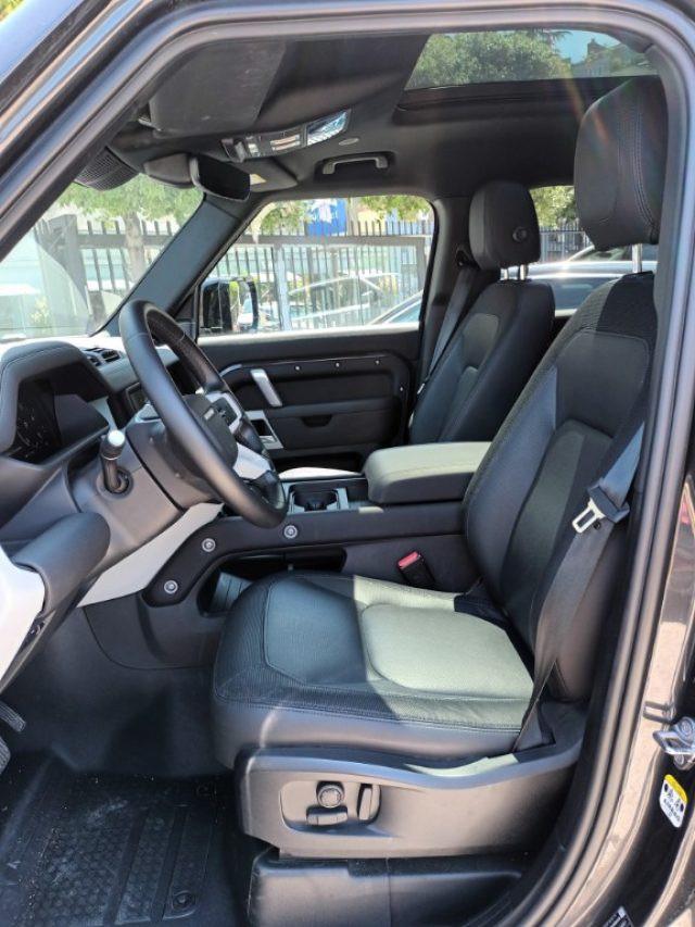 LAND ROVER Defender 110 3000D I6 250CV AWD AUTO X-DYNAMIC SE ITALIA