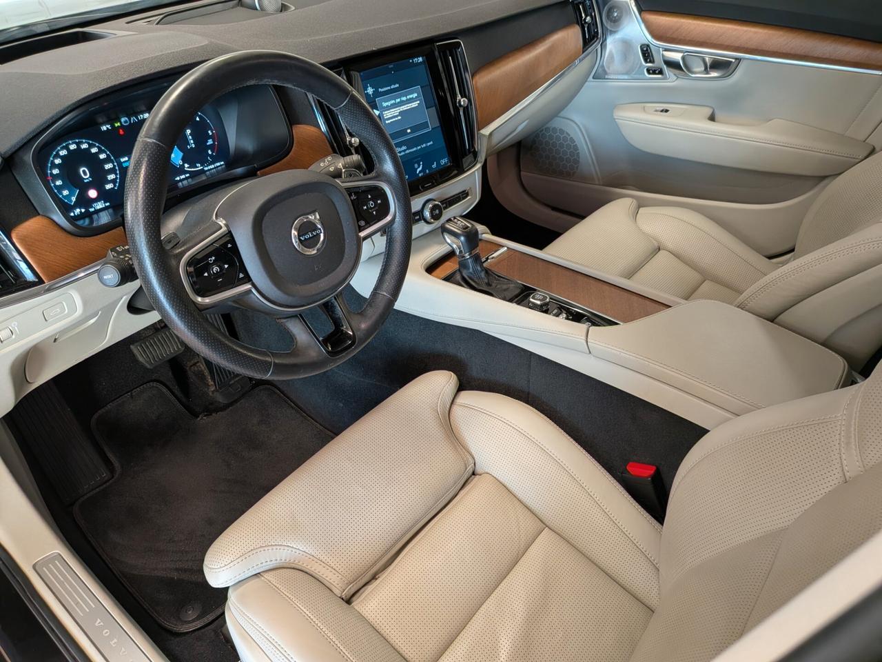 VOLVO V90 D4 AWD INSCRIPTION