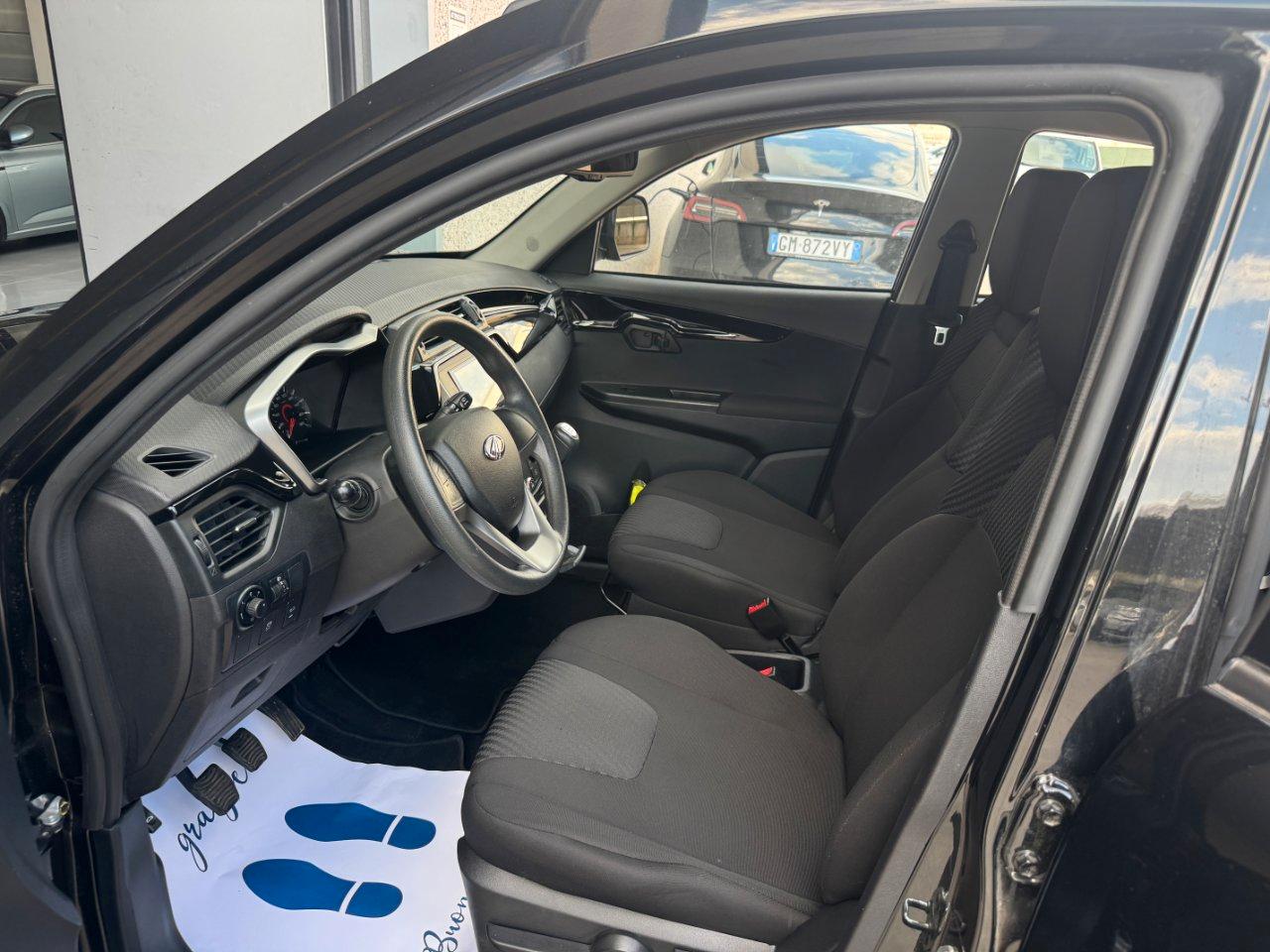 Mahindra KUV100 1.2 K8 m-bifuel GPL