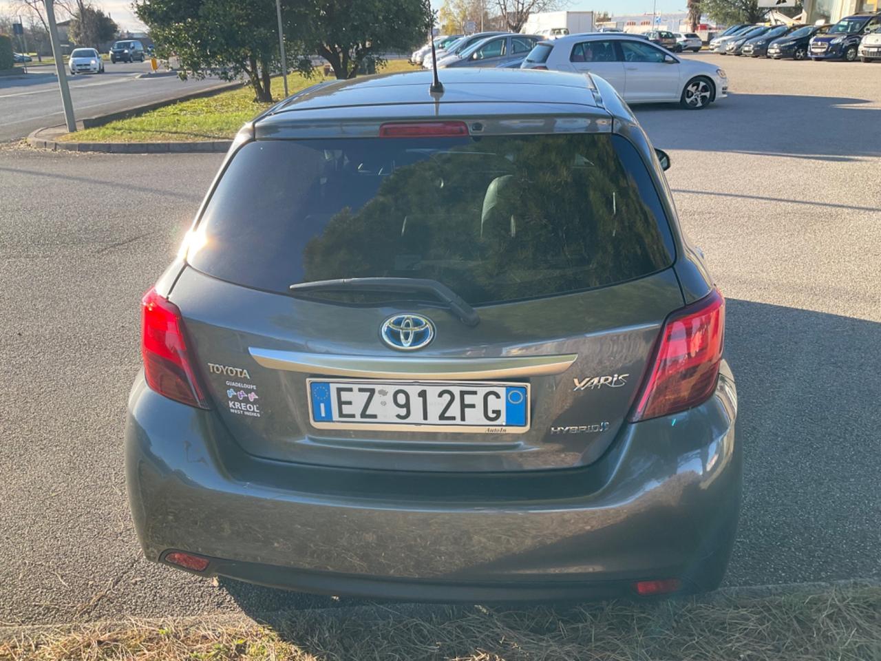 Toyota Yaris 1.5 Hybrid 5 porte by Glamour