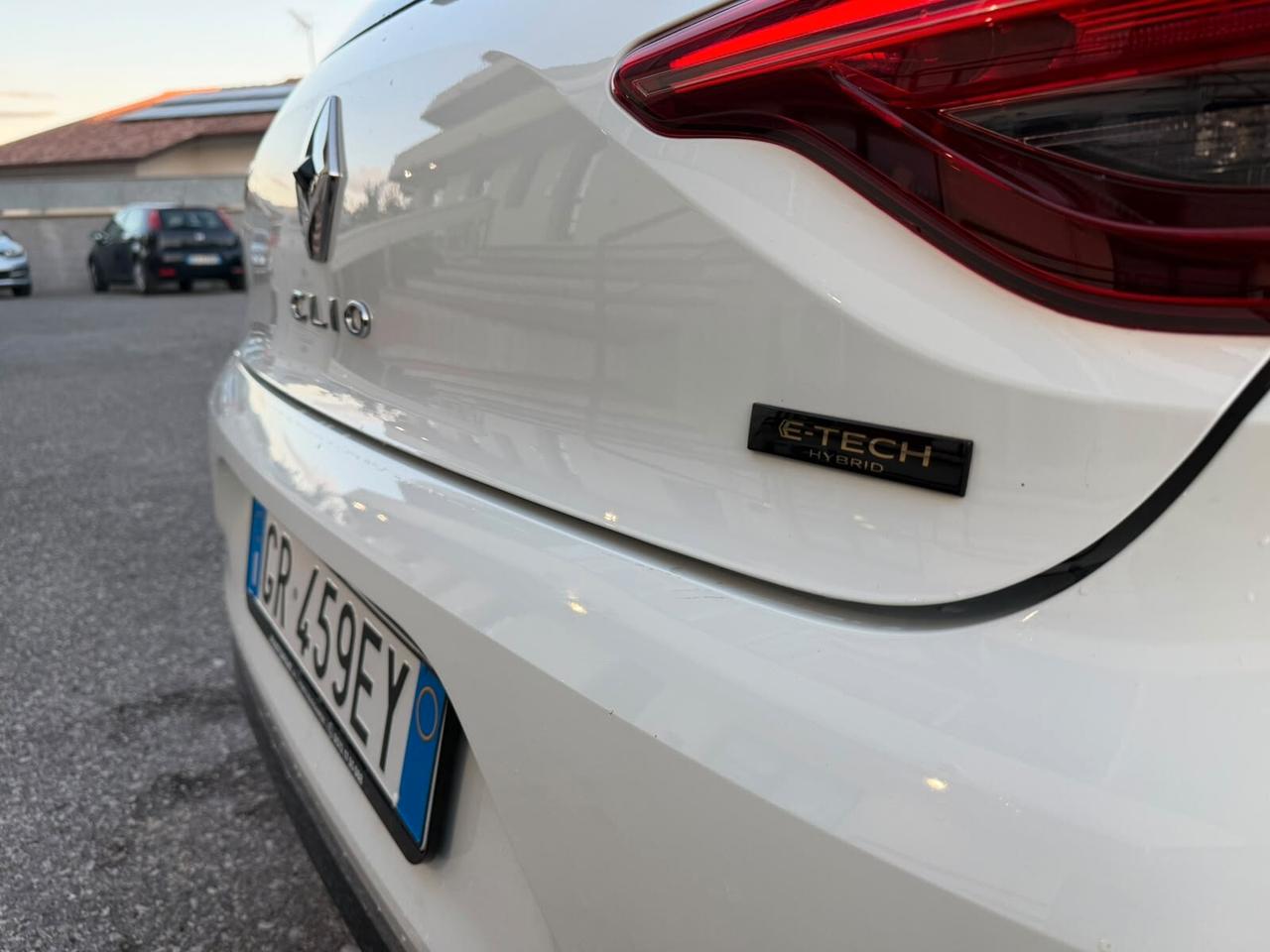 Renault Clio 1.6 E-Tech full hybrid Techno 145cv
