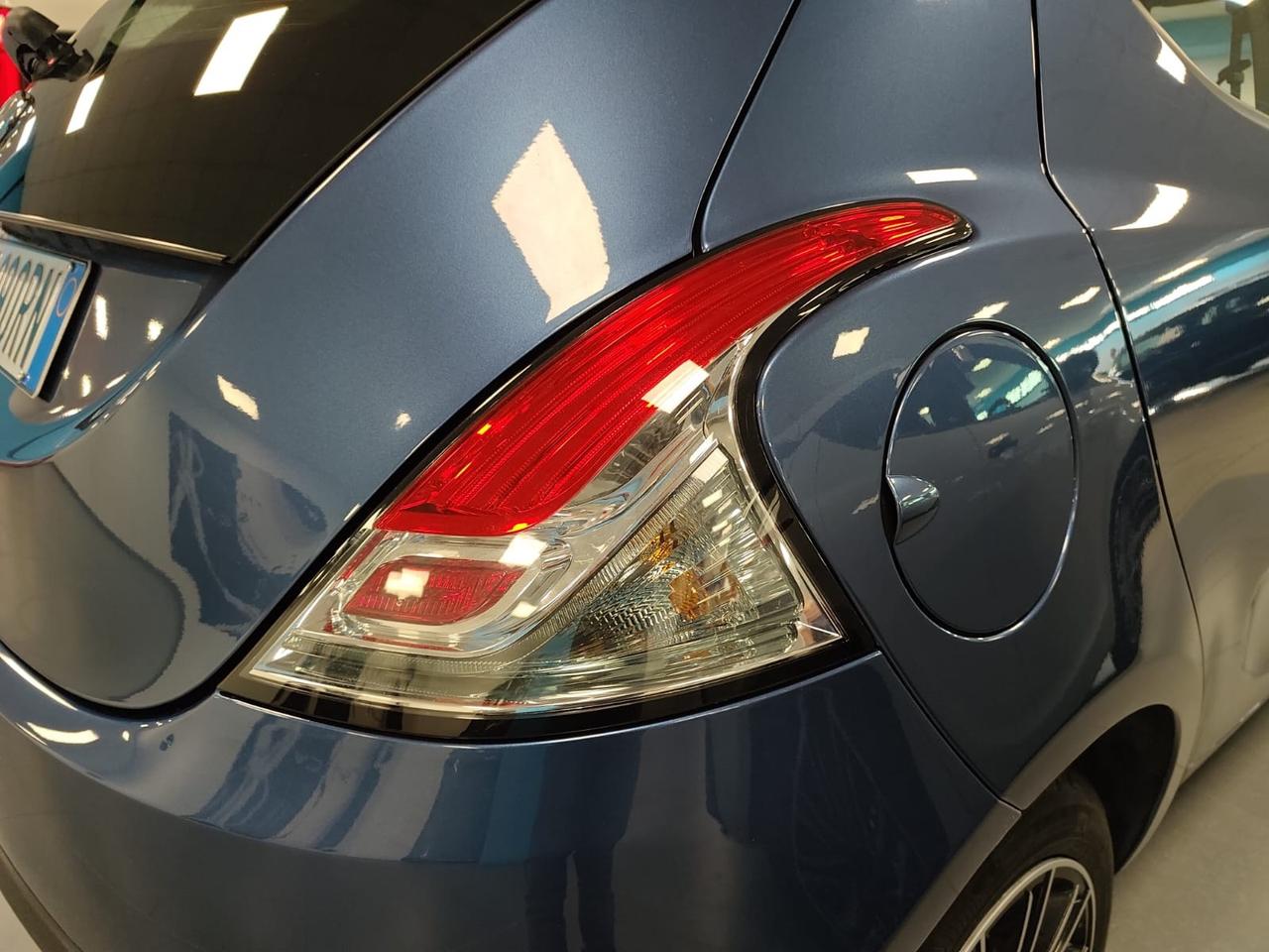 LANCIA Ypsilon My24 1.0 Firefly 70 CvStart&Stop Hybrid Oro