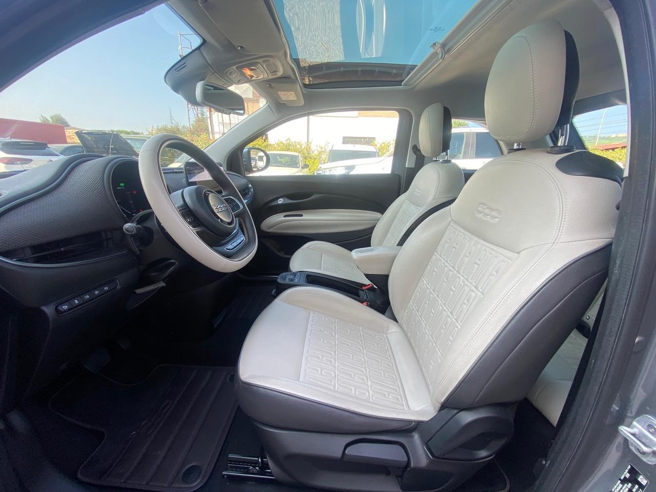 Fiat 500 500e Berlina 42 kWh La Prima