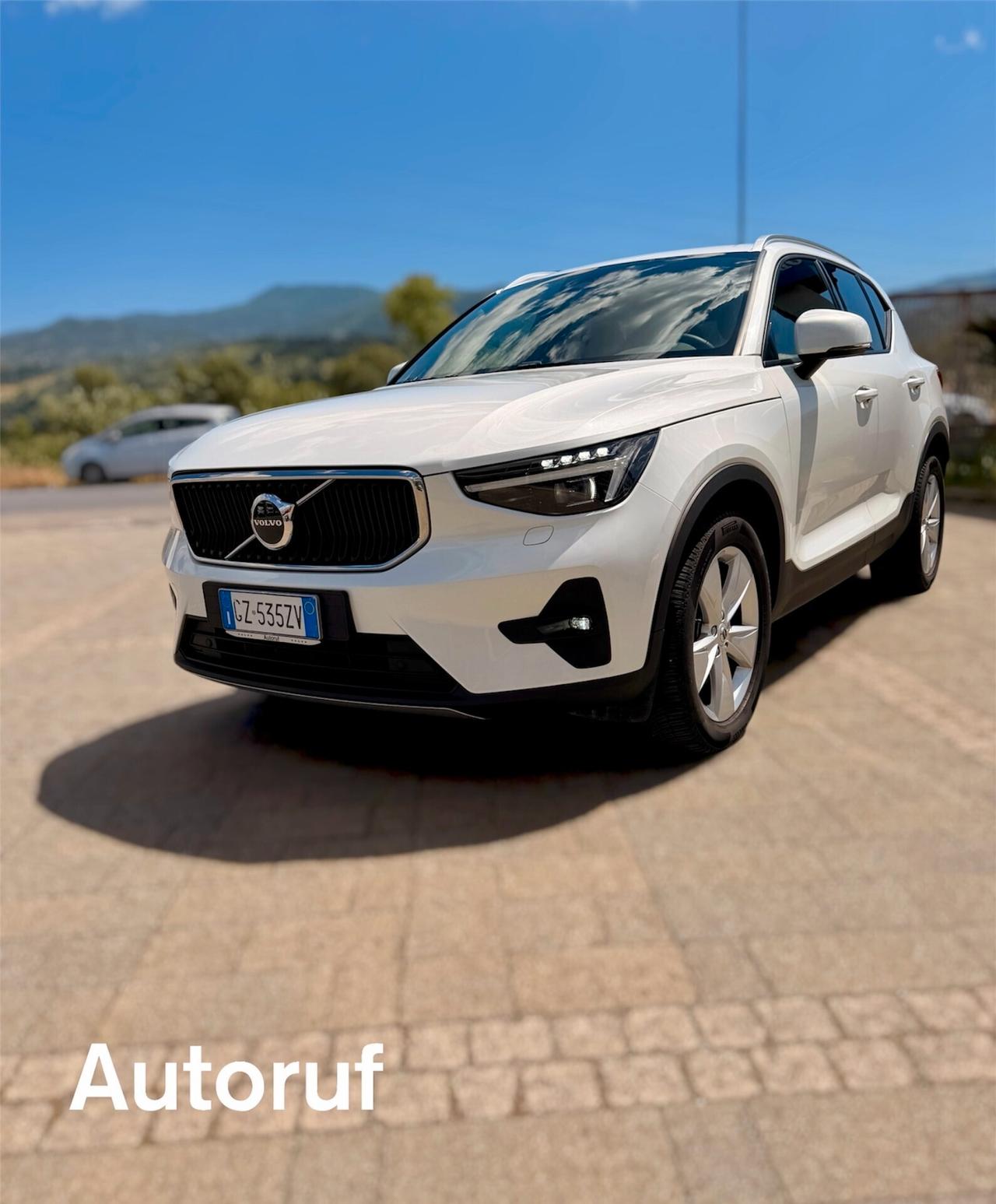 Volvo XC40 Mild Hybrid B3 163cv Crystal White 2025