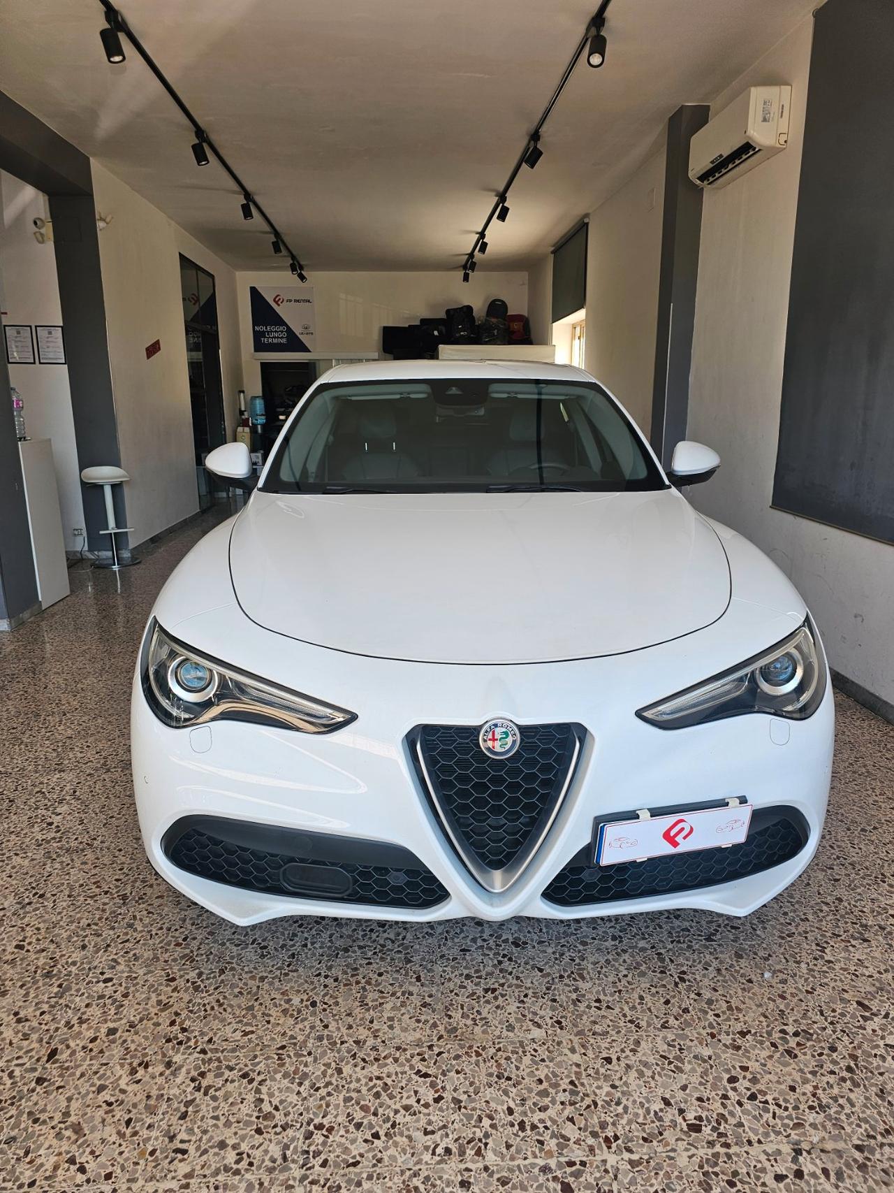 Alfa Romeo Stelvio 2.2 t Sport Tech rwd 160cv auto